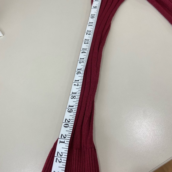 2- way zippered cropped sweater - Picture 9 of 9